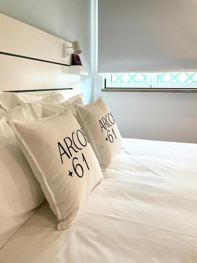Arcos 61 *